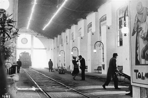 Sandra milo con il colbacco che portava nel film otto e mezzo, nel 1963 (lapresse). 8 1/2 - Otto e mezzo (1963) recensie, Federico Fellini ...