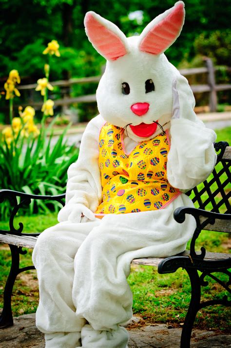 easter bunny photo opportunity at atlas park the glendale blog