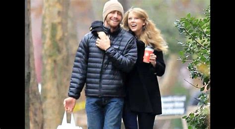 Fans Think Taylor Swifts All Too Well Is About Her Breakup With Jake