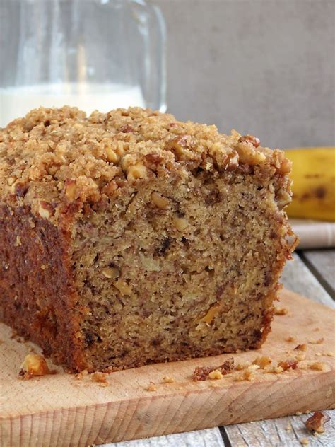 This is an easy banana bread recipe that gives perfect results every time. Moist Banana Bread with Crunchy Streusel Topping | Recipe ...