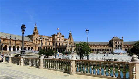 Plaza de españa był kilkukrotnie wykorzystywany jako tło filmowe. Zdjęcia: Sewilla, Andaluzja, Plac Hiszpański, HISZPANIA