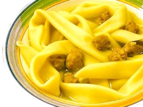 Gli ingredienti della ricetta classica sono: Natalini in brodo - Ricetta tipica natalizia in Liguria ...