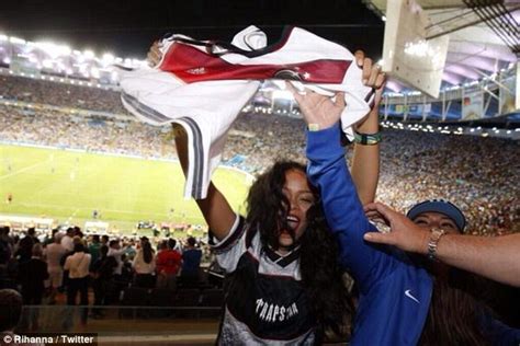 Rihanna Wants To Buy A Football Club In The Uk Daily Mail Online