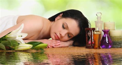 The Art Of Aromatherapy Massage Barefut Essential Oils