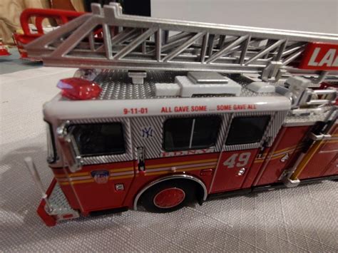 911 Limited Edition Code 3 Fdny Ladder 49 Yankees Seagrave Rear Mount