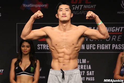 Dong Hyun Kim Ufc Fight Night 111 Ceremonial Weigh Ins Mma Junkie