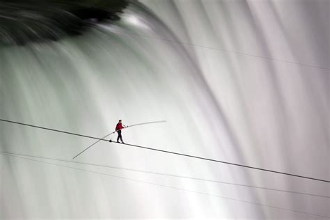 Nik Wallenda Completes Historic Tightrope Walk Over Niagara Falls