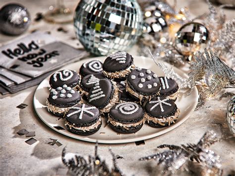 New Years Eve Macarons With Glitters Funcakes
