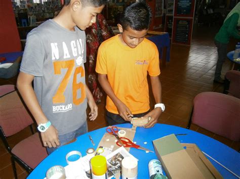 Database utama kbbi merupakan hak cipta badan pengembangan dan pembinaan bahasa, kemdikbud (pusat bahasa). Karnival Buku Perlis: Reka cipta bahan terbuang