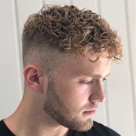 To pull off short men's hairstyles like this one, you have to have thicker hair. 30 Popular 80s Hairstyles For Men (2020 Guide) in 2020 ...