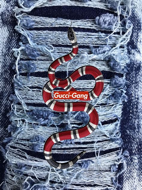 Here are only the best gucci logo wallpapers. Gucci . iPhone wallpaper | Iphone wallpaper, Wallpaper, Iphone