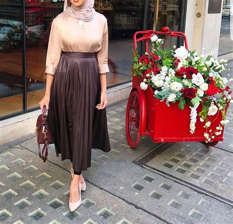 21 modest ways to style long pleated skirts with hijab fashion zahrah rose