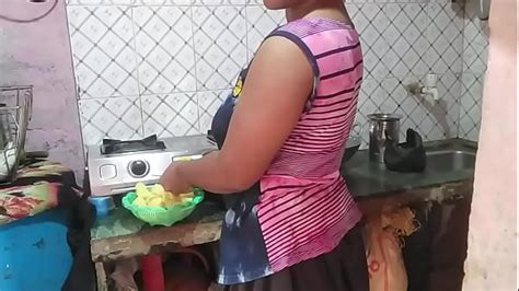 Devar Ne Bhabhi Ko Kitchen Me Choda Khana Banate Hue With Hindi Audio Xxx Mobile Porno Videos
