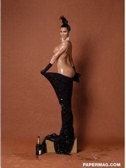 Kim Kardashian Posa Totalmente Desnuda Tras Ense Ar El Culo En Paper