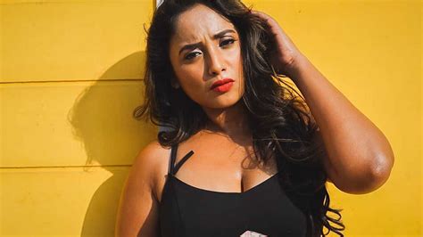 Bhojpuri Actress Rani Chatterjee Raises The Mercury Level Online With Her Hottest Picture