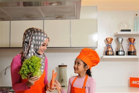 Bismillah hy all karena suasana bulan puasa tahun ini tidak seperti tahun sebelumnya dan karena jakarta juga sedang dilaksanakannya psbb dan karantina. Ini Modal Utama Memasak untuk Keluarga | Republika Online