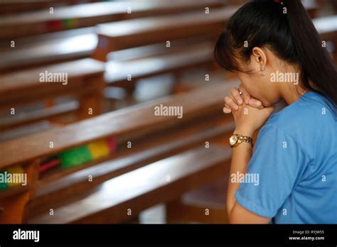 Child Praying Church Hi Res Stock Photography And Images Alamy