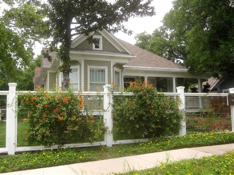 The Other Houston Bungalow Front Yard Garden Ideas