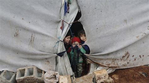 Syria: displaced children caught between violence and ...