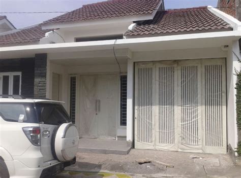 Ada beberapa pertimbangan sederhana untuk membuat kanopi garasi mobil ataupun teras; Tips Membuat Ruang Garasi - Pintu Garasi