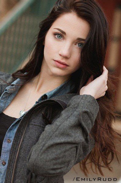 Emily Rudd As Chloe Grace From June Roberts Most Beautiful Faces Gorgeous Girls Pretty Face
