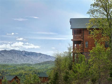 Amazing views cabin rentals of the smokies is one of the great smoky mountain's provider of premier gatlinburg cabin rentals and pigeon forge cabins known for exclusive views, locations, privacy and serenity. Great Smoky Mountain Luxury Cabins Luxury Smoky Mountain ...