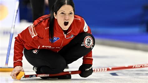 Undefeated Switzerland Edges Canada 7 6 At World Womens Curling