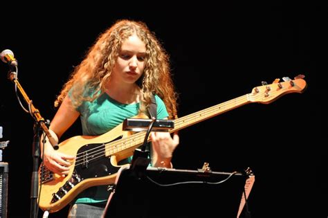 1118full Tal Wilkenfeld 699×464 With Images Bass Guitarist