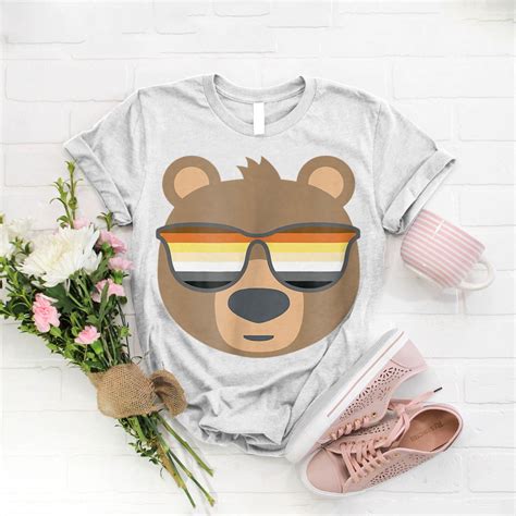 Mens Gay Bear Wearing Bear Pride Lgbtq Flag Sunglasses T Shirt Birthday