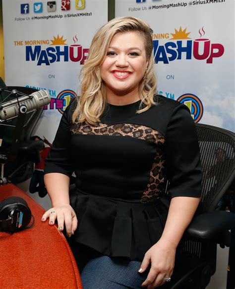 Kelly Clarkson Slams Body Shaming In The Most Perfect Way Because Shes