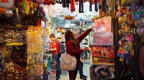 Tai Yuen Street Toy Market In Wan Chai Expedia