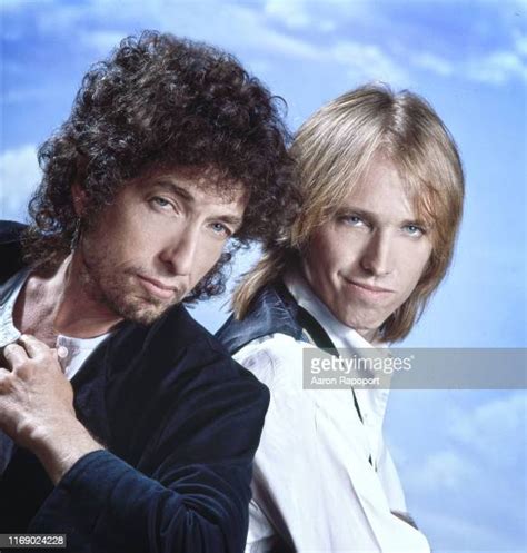 Bob Dylan Tom Petty Photos And Premium High Res Pictures Getty Images