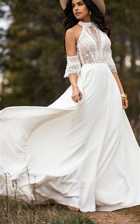 You will find the odd boho wedding dress amongst most designers collections or even on the highstreet, but if you're looking for bridal designers who specialise in all things bohemian you will love these Simple Bohemian Wedding Dress with Removable Arm Cuffs ...