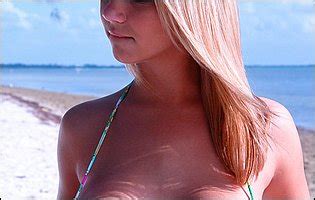 Free Porn Pics Of Bikini Girl Ashlynn Brooke Posing On The Beach