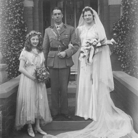 Znalezione Obrazy Dla Zapytania 1940s Bride 1940s Wedding Wedding