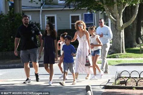 Jennifer Lopez Holidays With Beau Alex Rodriguez And Their Children