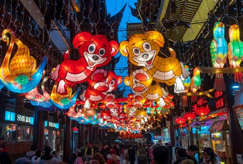 Chinese new year continues for 15 consecutive days and then finishes with the lantern festival. When is Chinese New Year 2018? Year Of The Dog to replace ...
