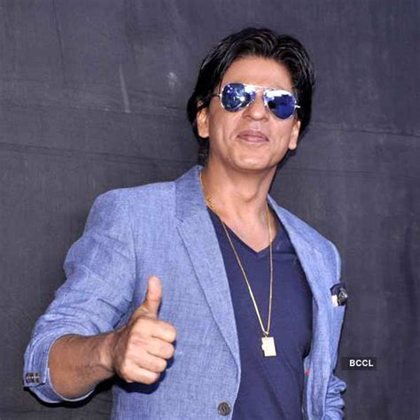 Shah Rukh Khan Gives A Thumbs Up During The Promotion Of The Movie