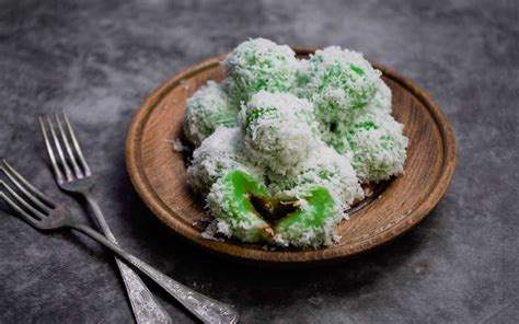18 Most Popular And Traditional Indonesian Desserts Nomad Paradise