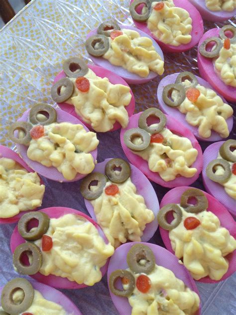 All i need now is a. Dyed deviled eggs, styled like owls for a baby shower ...