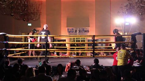 L8 Boxing Hollie Oxby Vs Claire Rowe Youtube