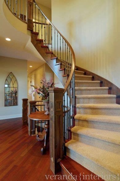 What makes this set different from the rest of the examples we've shown is the silver frame. Curved Staircase