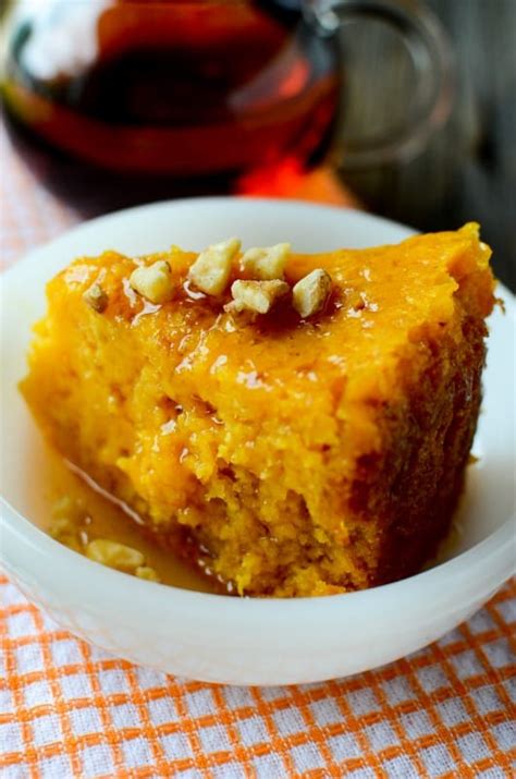 Your crock pot doesn't have to be hideous, in fact, with a simple paint job, you can make it match your kitchen or create a rewritable chalkboard surface. Crock Pot Pumpkin Dump Cake Recipe - Tammilee Tips