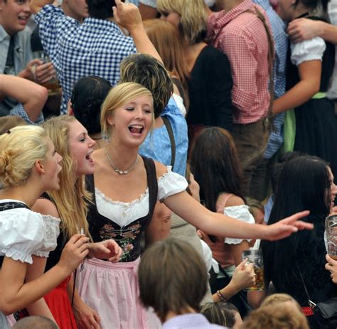 oktoberfest von bierbaronen und rumgehure auf der wiesn welt