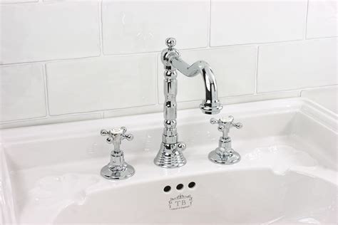 Waschbeckenarmatur oder waschtischmischer) ist die wichtigste armatur im badezimmer. Waschbecken Nostalgie