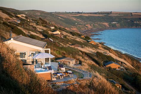 The Edge Luxury Self Catering Beach Hut Whitsand Bay Cornwall