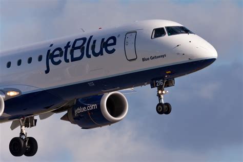 JetBlue plane makes emergency landing at JFK airport