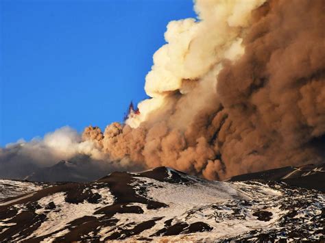 Mt Etna Eruption Stunning Photos Of Italys Volcanic Explosion