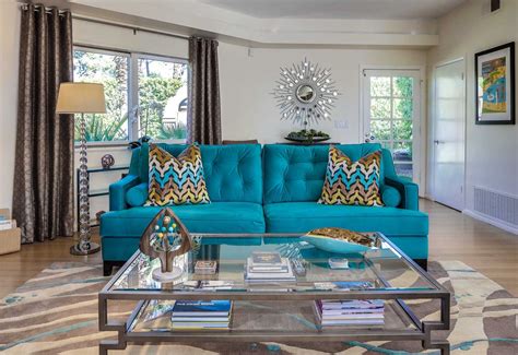 Traditional Style Teal Living Room Decor With Teal Velvet Tufted Sofa