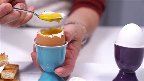 Martha Stewart Shows Us How To Make The Perfect Hard Boiled Egg